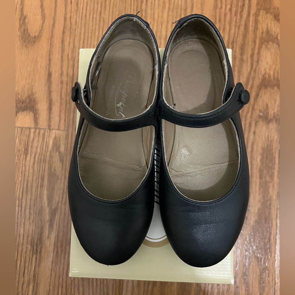 Bonpoint girls leather Mary Jane shoe size 27